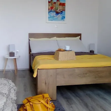 Villa New Lana With Pool, Sauna And Whirlpool