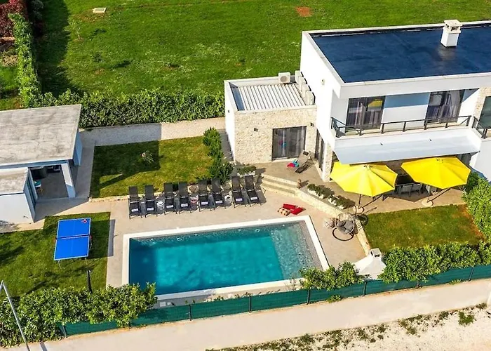 New Lana With Pool, Sauna And Whirlpool Villa