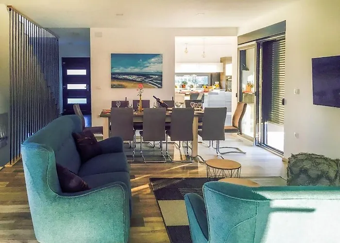 New Lana With Pool, Sauna And Whirlpool Villa *